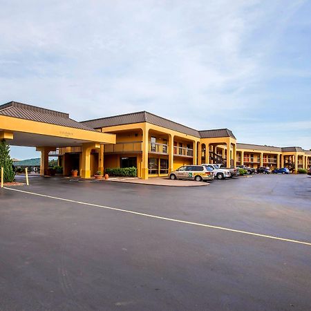 Quality Inn Airport - Southeast Birmingham Bagian luar foto