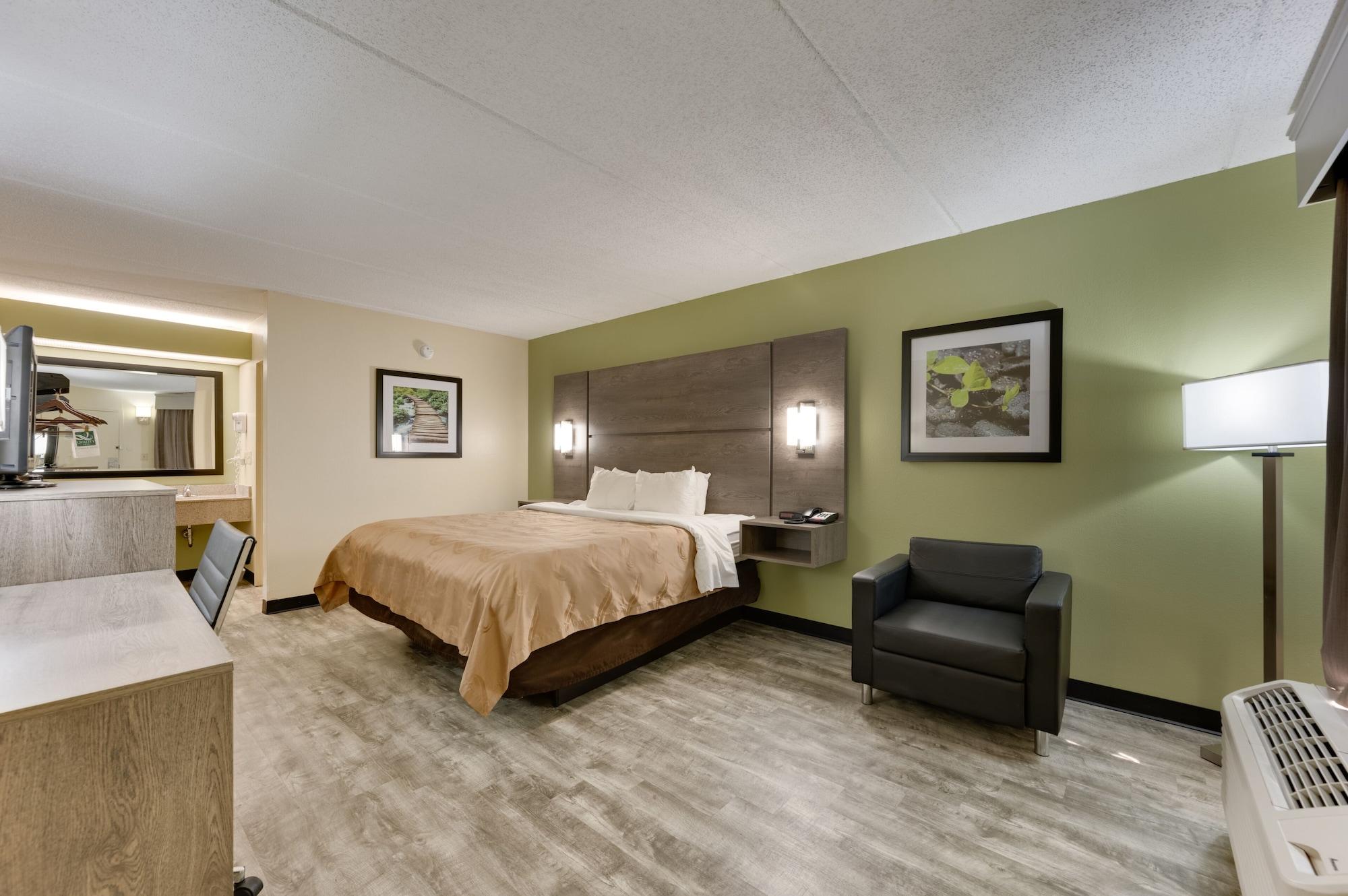 Quality Inn Airport - Southeast Birmingham Bagian luar foto